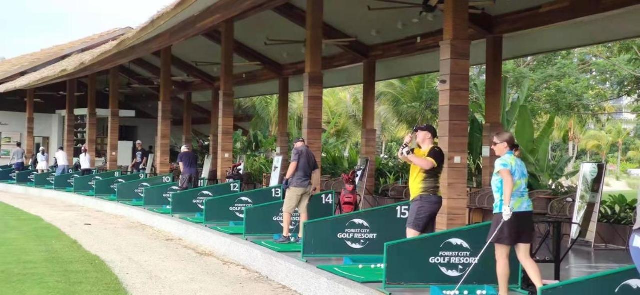 Forest City Golf Hotel Nusajaya  Eksteriør billede